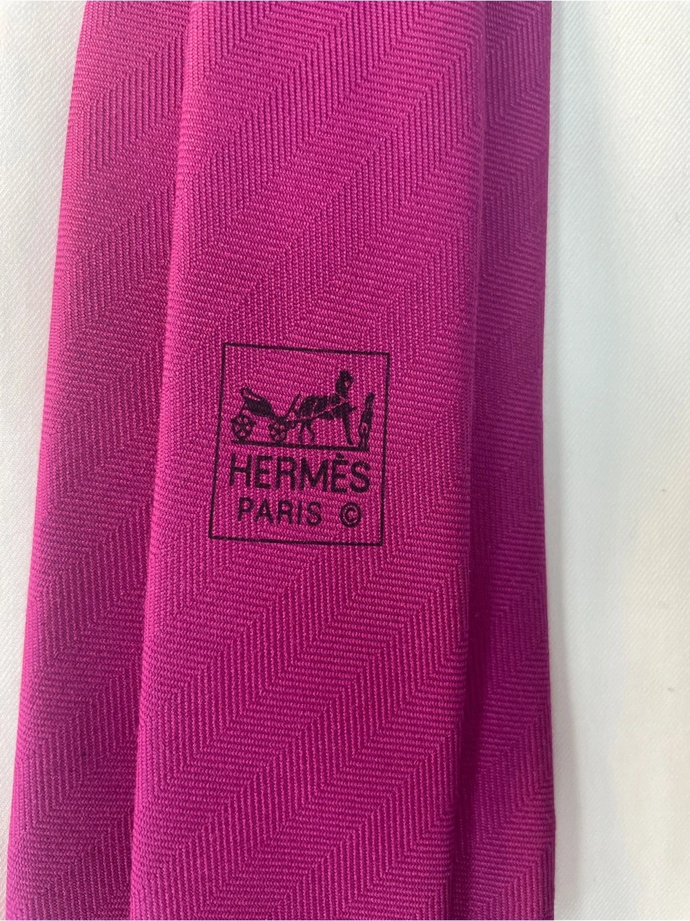 Hermes 100% Silk Men’s Tie Pink “Chevron” Silk Tie 153623 PA - Picture 2 of 8